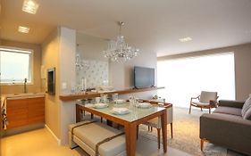 Apartamento com Piscina